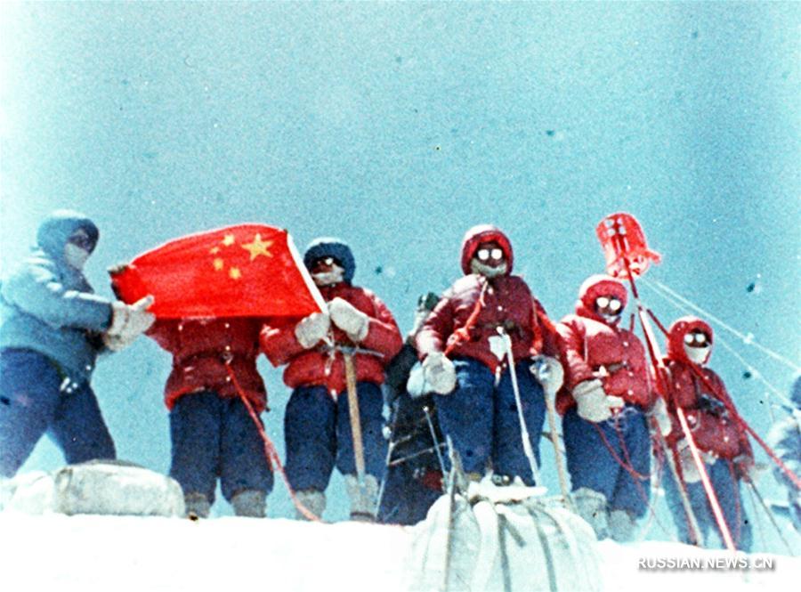 Неразрывная связь китайских альпинистов с самой высокой горой мира