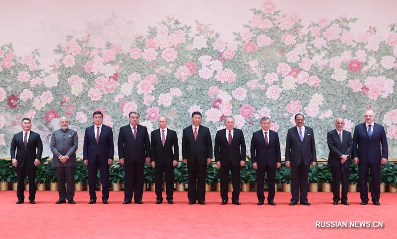 Си Цзиньпин дал приветственный ужин в честь участников саммита ШОС /более подробно/