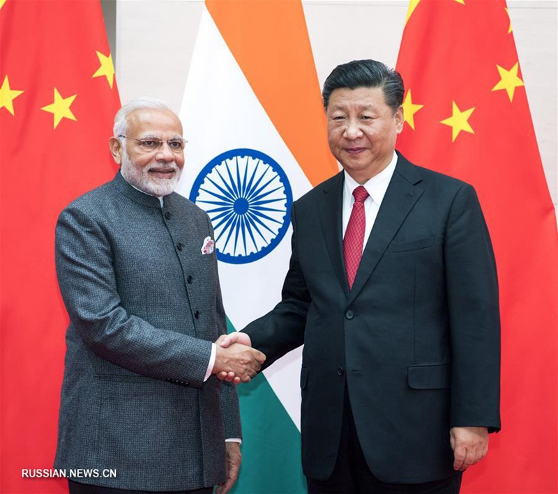 Председатель КНР Си Цзиньпин встретился в Циндао с премьер-министром Индии Нарендрой Моди