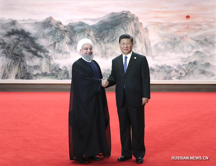 Си Цзиньпин встретил глав-государств, участвующих в Циндаоском саммите ШОС