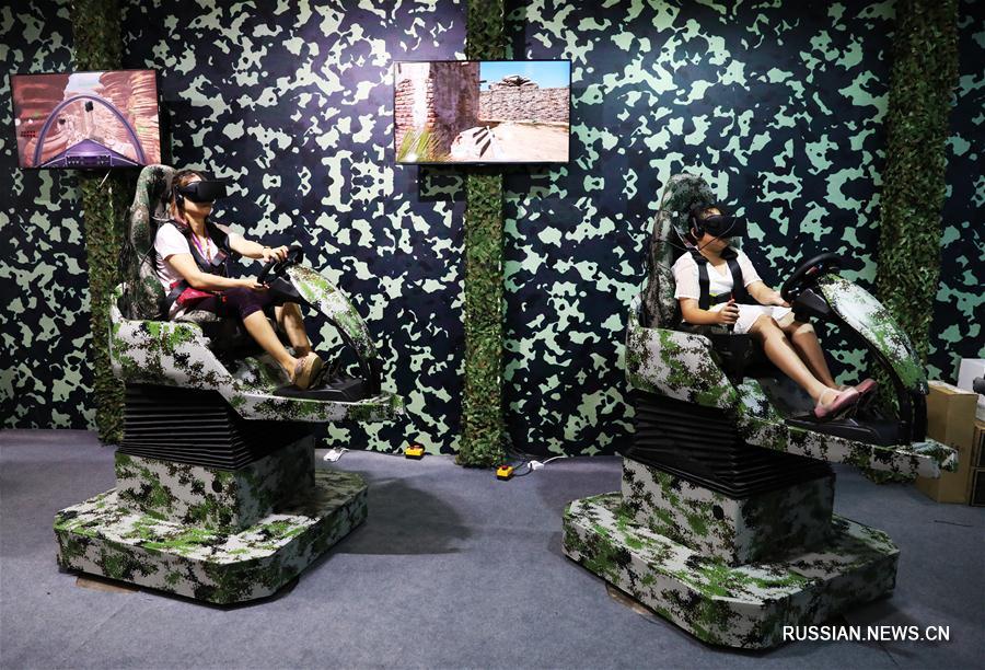 В Чунцине проходит 9-я международная ярмарка техники военно-гражданского назначения