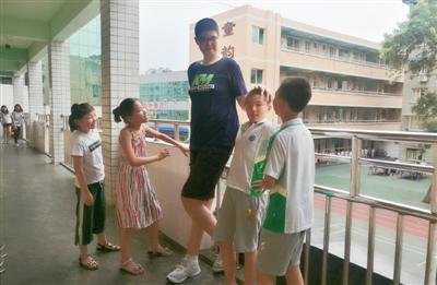 11-летний мальчик из провинции Сычуань может стать самым высоким учеником в мире