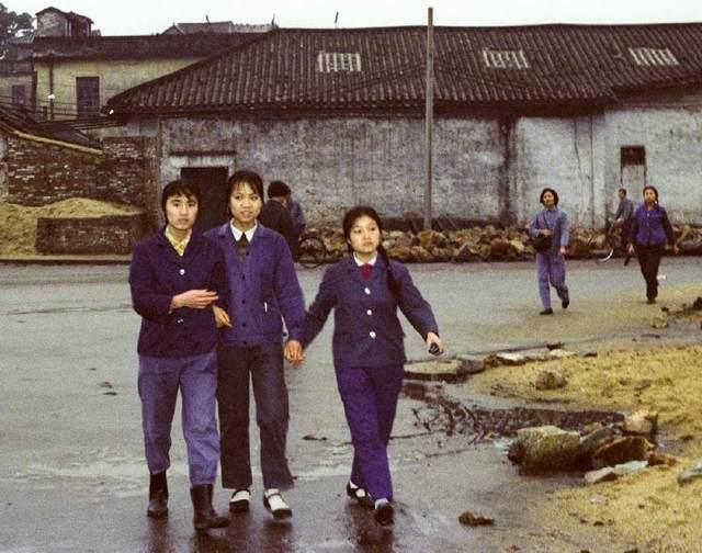 1978 год, Гуанчжоу, китаянка идет с работы домой 