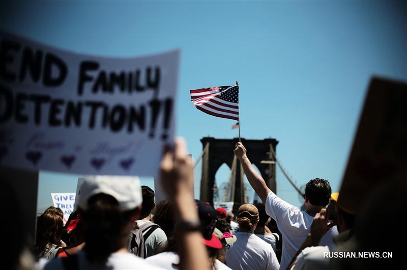В США прошли более 700 демонстраций против миграционной политики
