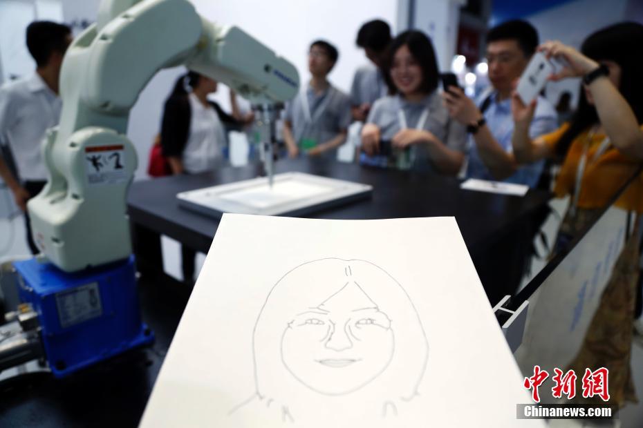 7–я Китайская международная выставка роботов CIROS - 2018 открылась в Шанхае