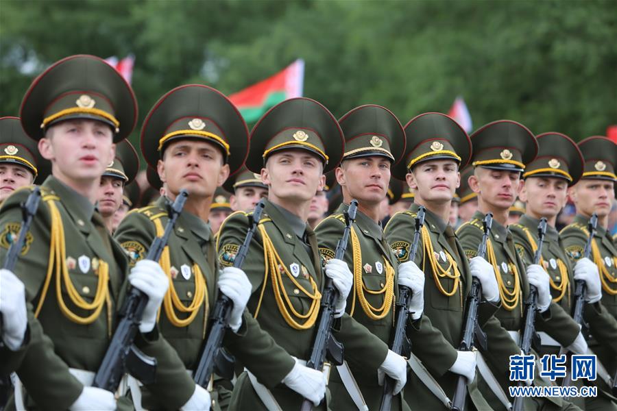 Представители НОАК приняли участие в параде ко Дню независимости Беларуси