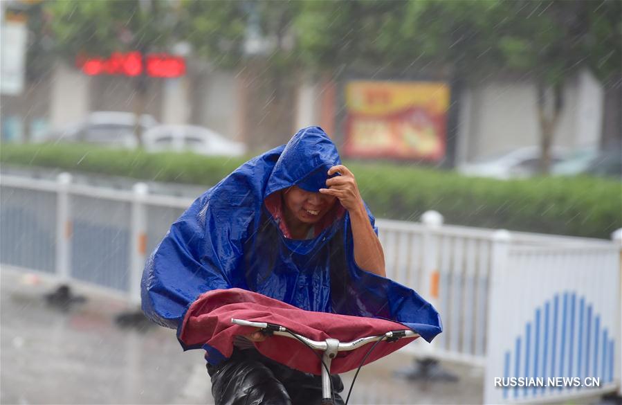 Тайфун "Мария" обрушился на восток Китая