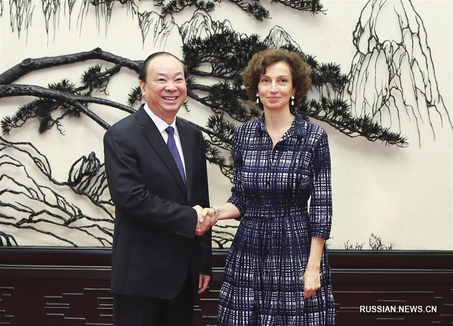 Заведующий Отделом пропаганды ЦК КПК встретился с гендиректором ЮНЕСКО