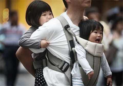 Китай активно продвигает политику «двух детей»