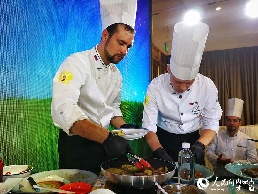 7-й Китайско-российско-монгольский фестиваль еды открылся в городе Улан-Цаб