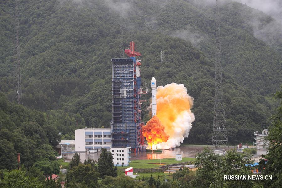 Китай успешно запустил два навигационных спутника "Бэйдоу-3"