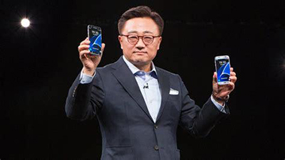 Компания Samsung намерена первой в мире выпустить складной смартфон