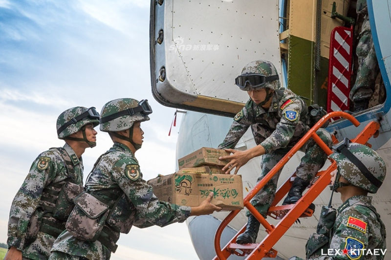 Китайские военнослужащие прибыли в Россию для участия в антитеррористических учениях ШОС «Мирная миссия – 2018»