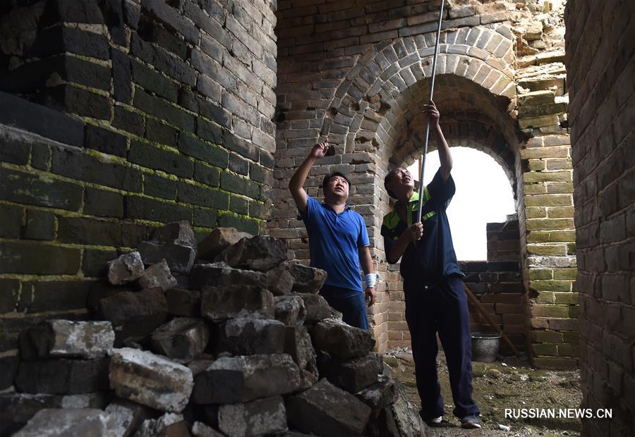 Идет реставрация участка Великой китайской стены на северо-востоке Пекина