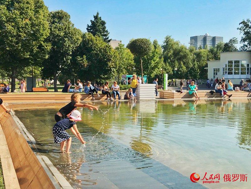 Григорьевский парк в Москве отметил 90-летие 
