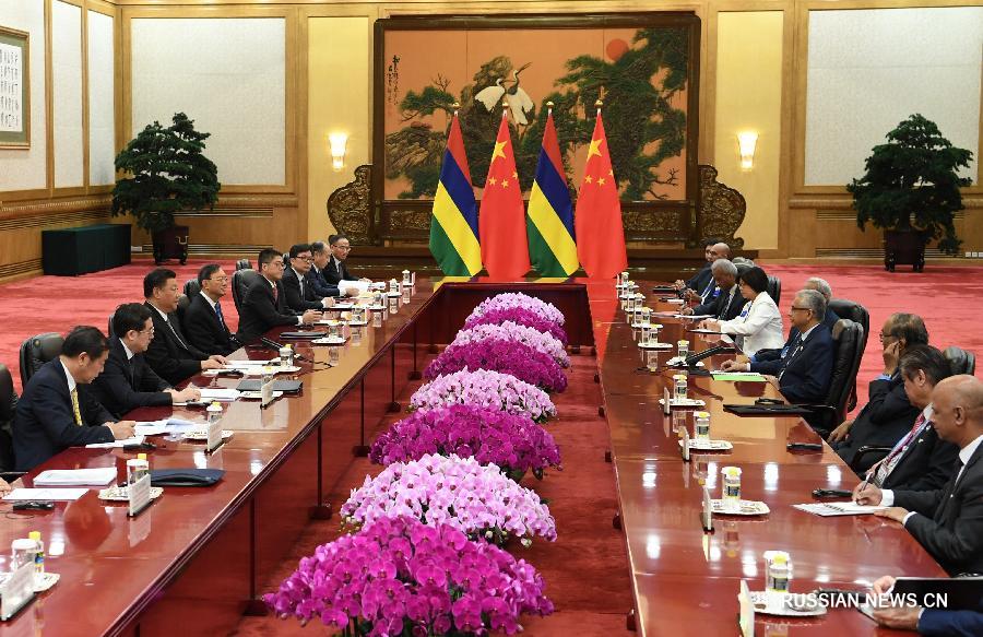 Си Цзиньпин встретился с премьер-министром Маврикия Правиндом Джагнотом