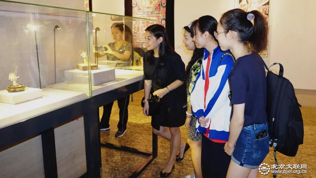 В Пекине открылась выставка «Народно-художественные промыслы Пекина»