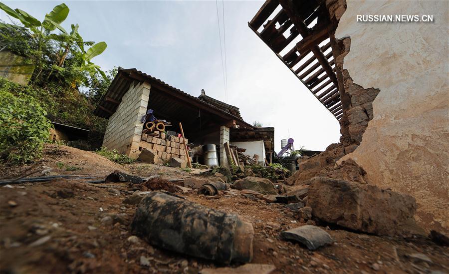 В результате землетрясения в провинции Юньнань ранены 28 человек