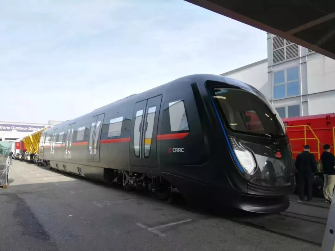 Китайская компания продемонстрировала вагон метро из углепластика
