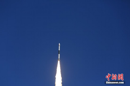 Китай успешно запустил ракету-носитель с экспериментальным спутником