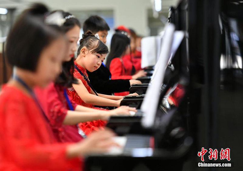 В Китае пианисты установили новый мировой рекорд Гиннесса