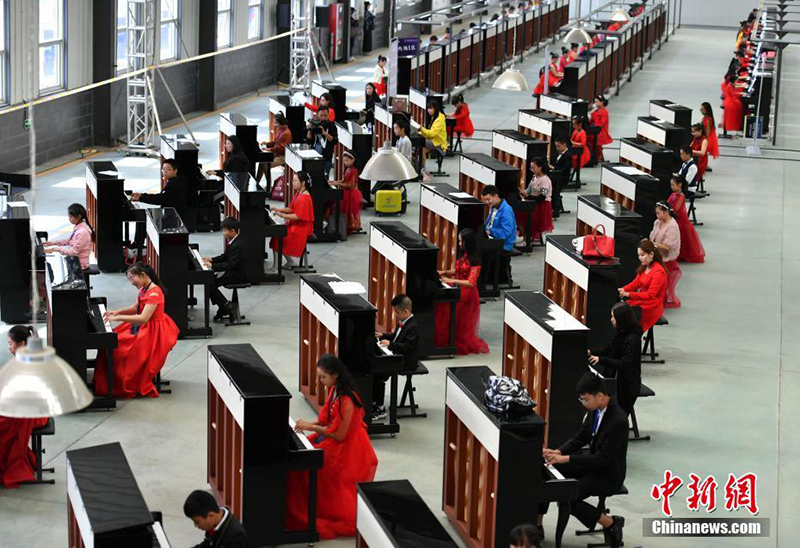 В Китае пианисты установили новый мировой рекорд Гиннесса
