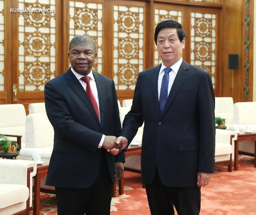 Ли Чжаньшу встретился с президентом Анголы Жоау Лоуренсу