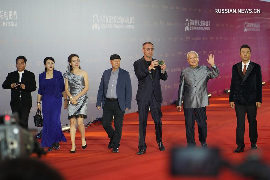 5-й международный кинофестиваль "Шелковый путь" открылся в Сиане