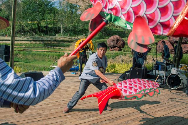 На рисовых полях провинции Юньнань прошел Фестиваль искусств Маюйгу