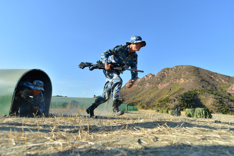 Международные соревнования в стрельбе для снайперов «Фэнжэнь - 2018» открылись в Пекине 
