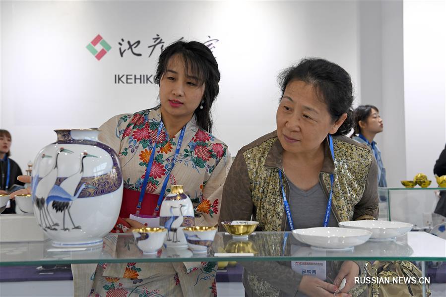 В городе Цзиндэчжэнь открылась Международная ярмарка керамики и фарфора