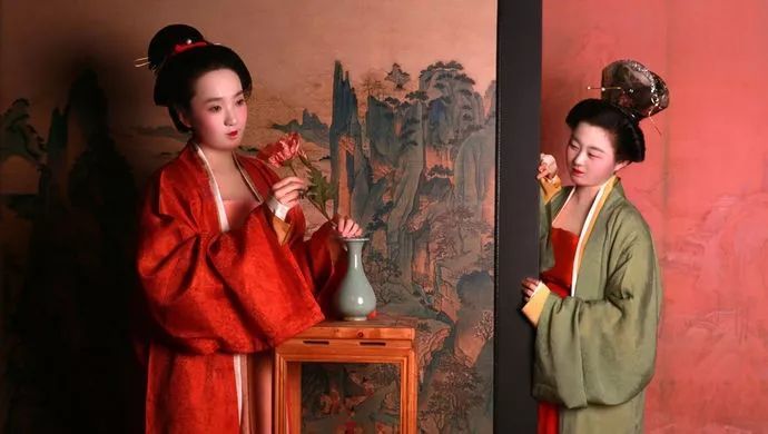 Китайская группа воссоздала 200 традиционных костюмов Китая за 11 лет