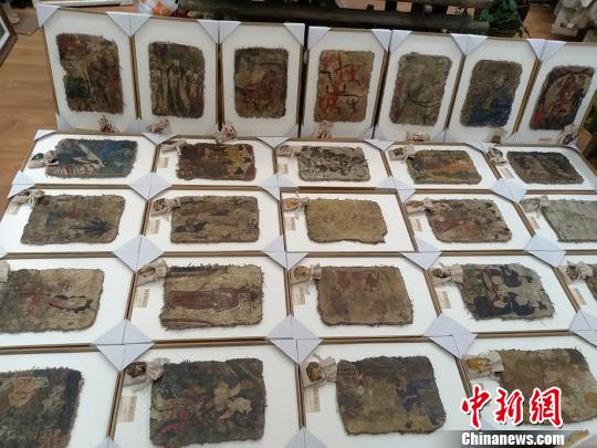 Молодой китаец подарит глиняные картины Институтам Конфуция за рубежом