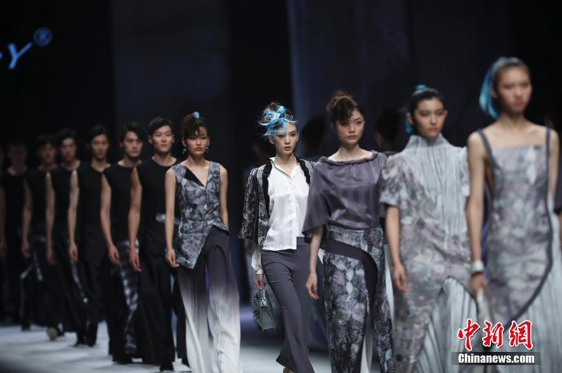 В Китае открылась Международная неделя моды 