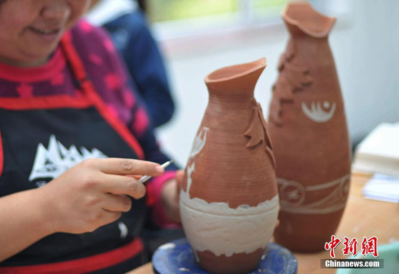 Выставка творческих работ на тему культуры расписной керамики стиля Мацзяяо