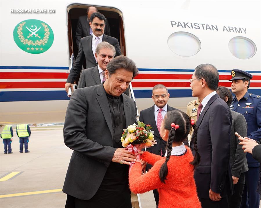 Премьер-министр Пакистана прибыл в Шанхай