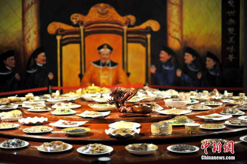В китайском музее появилась экспозиция из «каменных блюд»