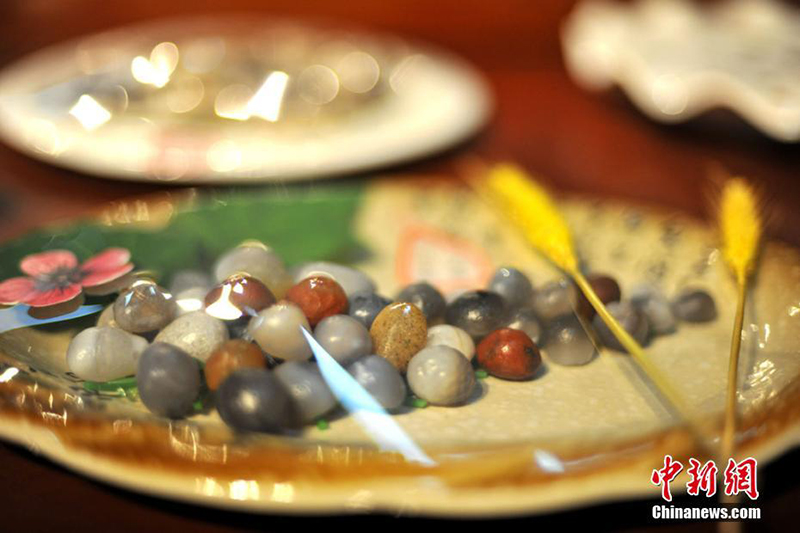 В китайском музее появилась экспозиция из «каменных блюд»