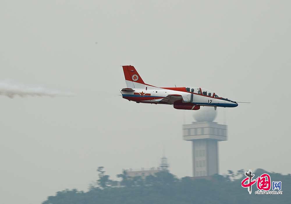 Пилотажная группа “Хун Ин” ВВС НОАК провела тренировочный полет в Чжухае
