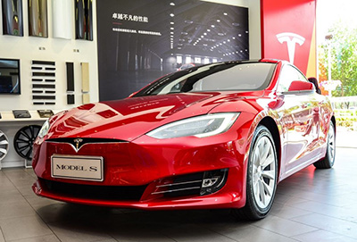 Tesla снижает цены на электрокары в Китае