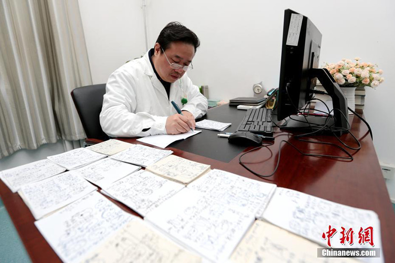 Китайский врач нарисовал десять тысячи легких человека за 32 года