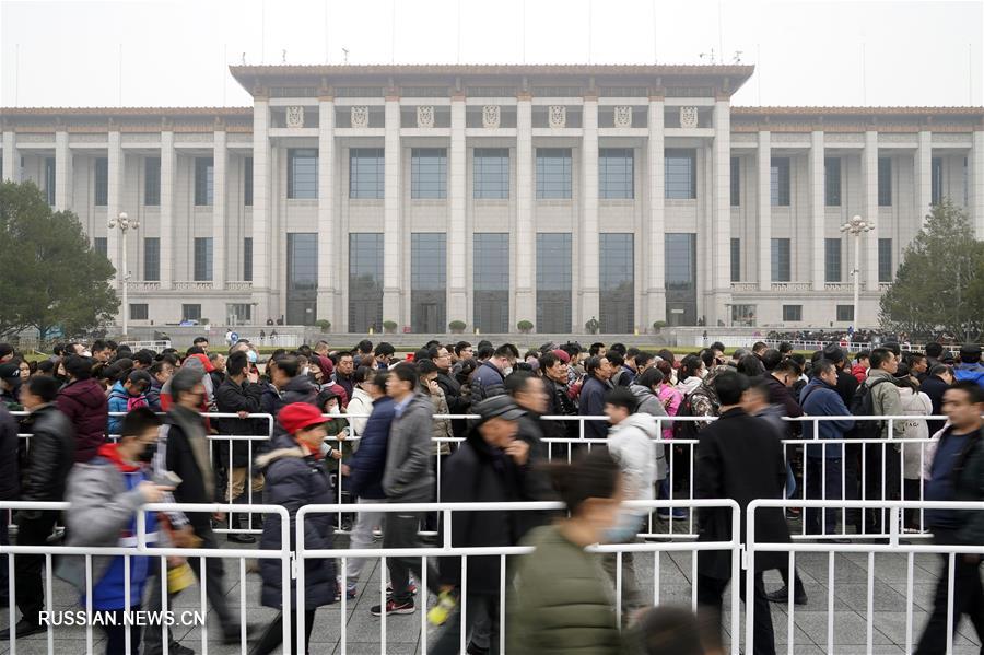 Более 800 тыс человек посетили выставку "Великие перемены", посвященную 40-летию китайской политики реформ и открытости