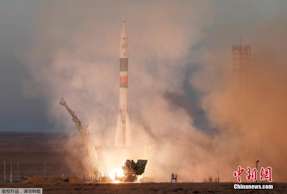 Ракета-носитель "Союз-ФГ" с пилотируемым кораблем "Союз МС-11" стартовала с Байконура к МКС