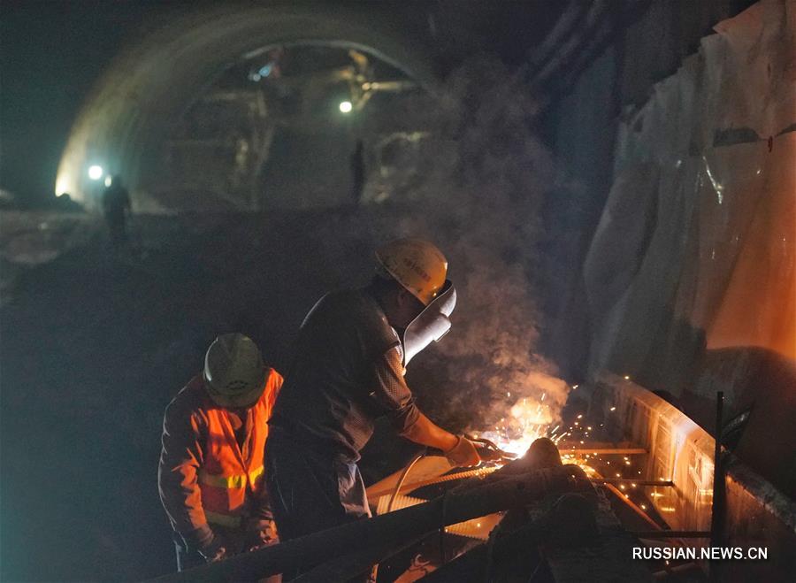Продолжается проходка тоннеля на строительстве ВСМ Чжанцзяцзе -- Цзишоу -- Хуайхуа в Центральном Китае