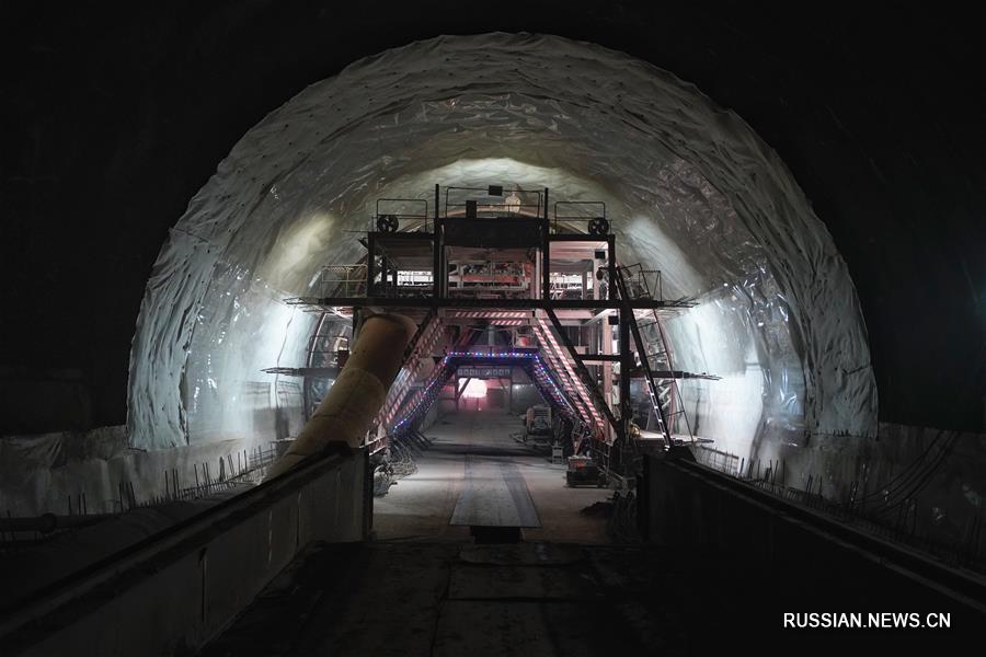 Продолжается проходка тоннеля на строительстве ВСМ Чжанцзяцзе -- Цзишоу -- Хуайхуа в Центральном Китае