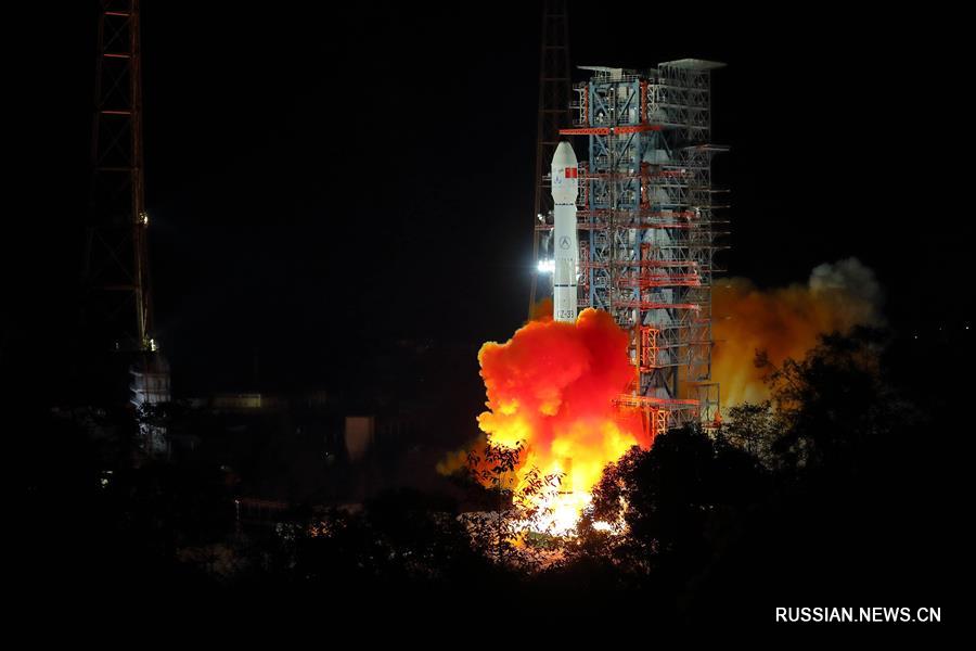 Китай успешно запустил лунный зонд "Чанъэ-4", который должен осуществить первую в истории человечества мягкую посадку на обратной стороне Луны