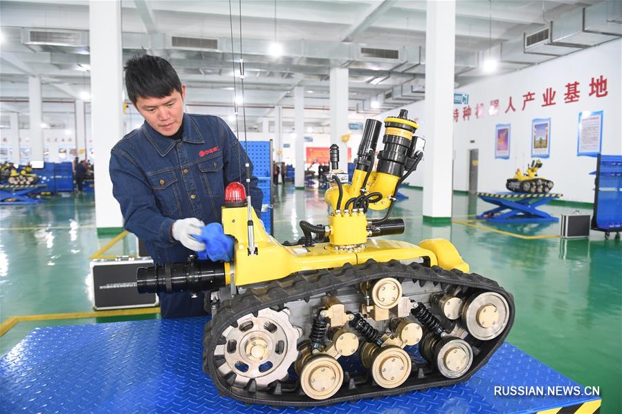 В провинции Фуцзянь была принята на пожарную службу самая большая партия роботов 