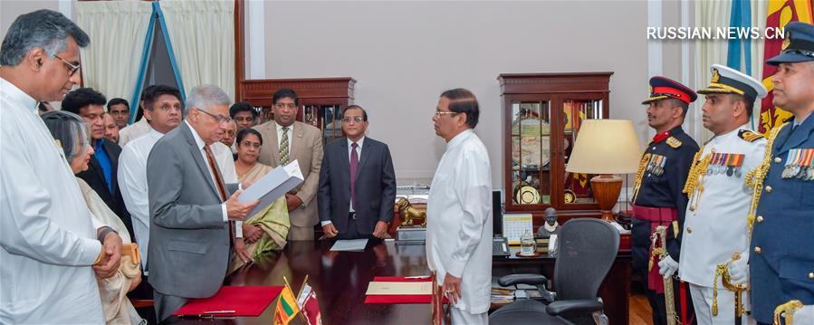 Экс-премьер Шри-Ланки Ранил Викрамасингхе вновь занял пост главы правительства