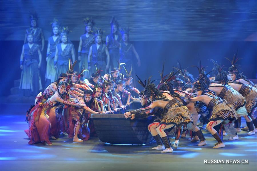 Премьера музыкального шоу "Исток мелодии драконова челна" прошла в провинции Хубэй