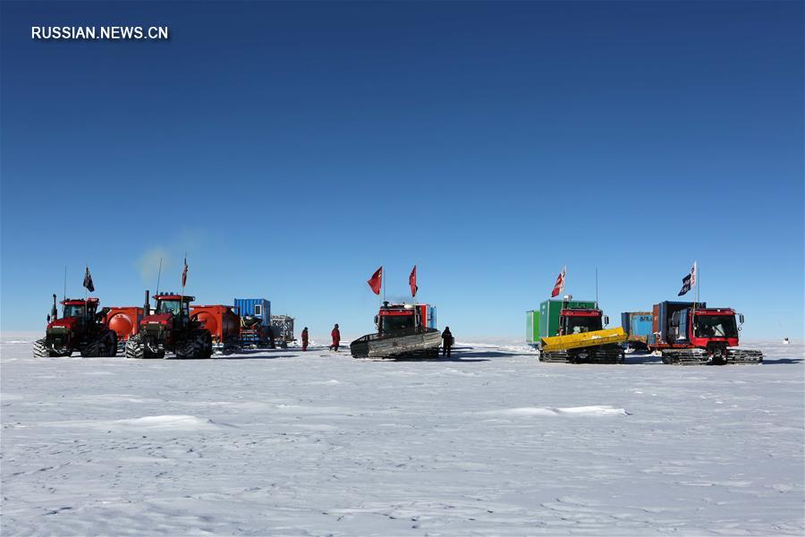 Участники китайской антарктической экспедиции достигли плато Dome A
